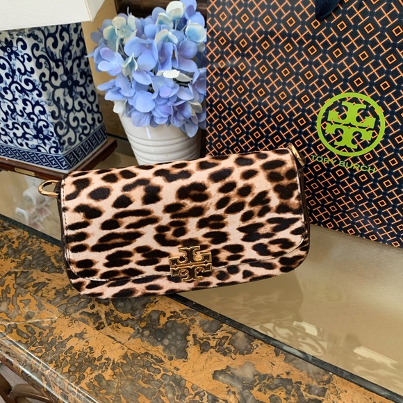 Tory Burch Handbags - Tory Burch Britten Convertible Brown Leopard Shoulder Bag